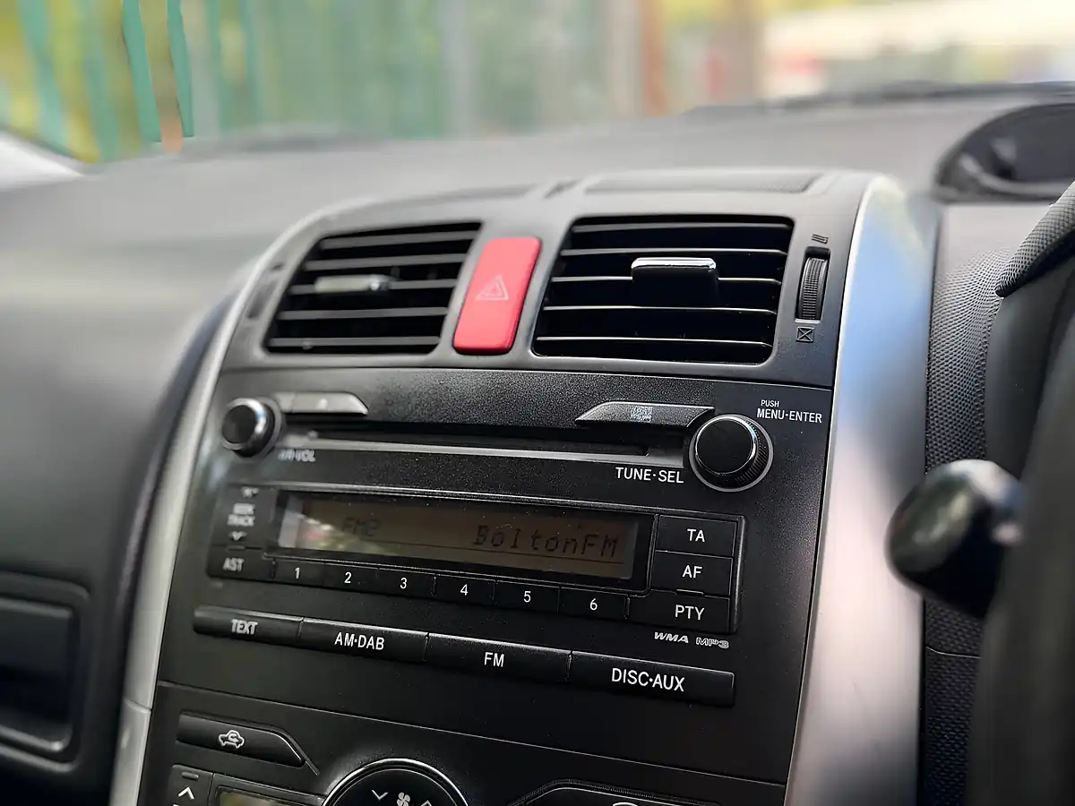 Used 2011 Toyota Auris Tr Black - Interior and Exterior details 15