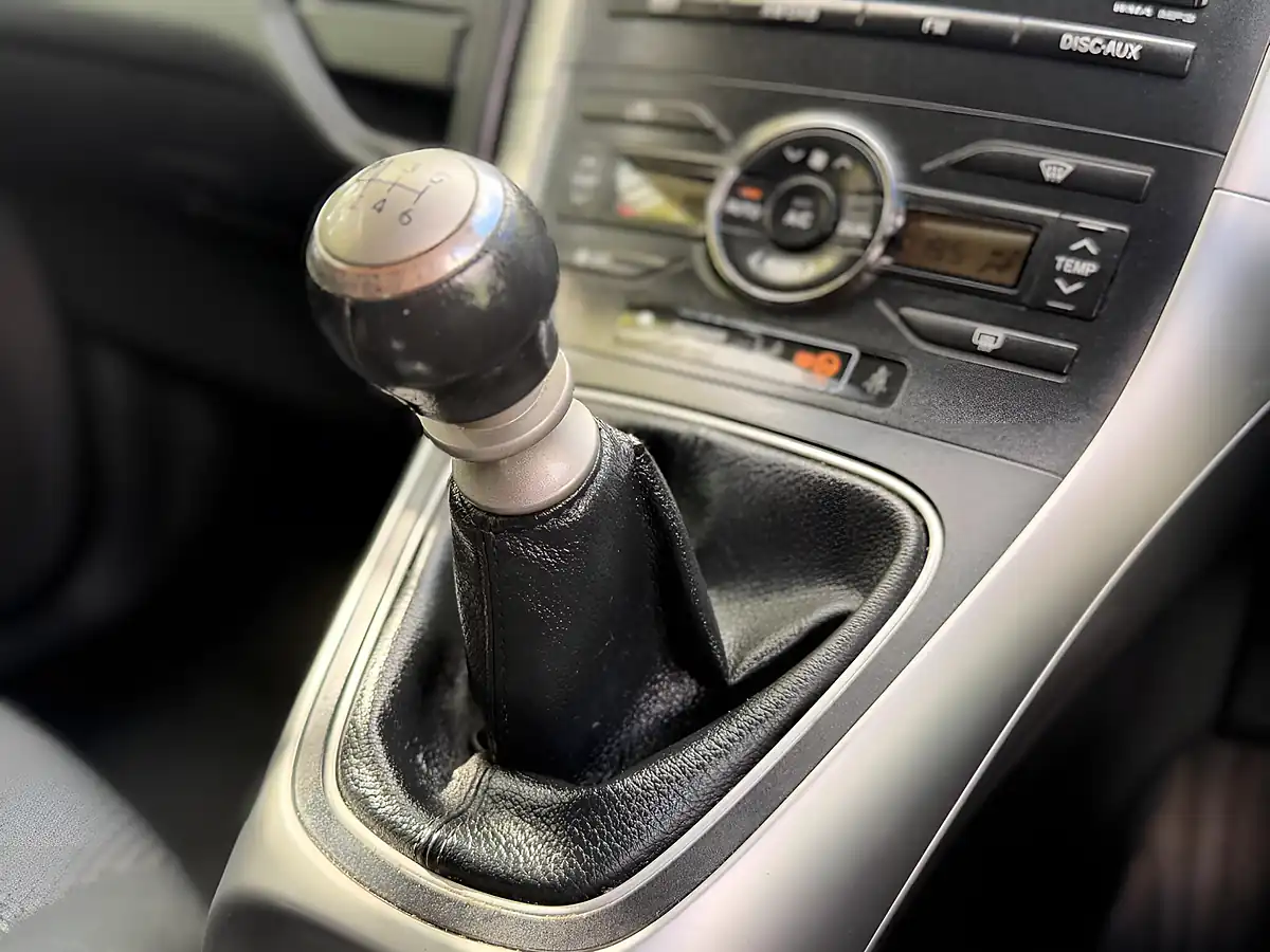 Used 2011 Toyota Auris Tr Black - Interior and Exterior details 16