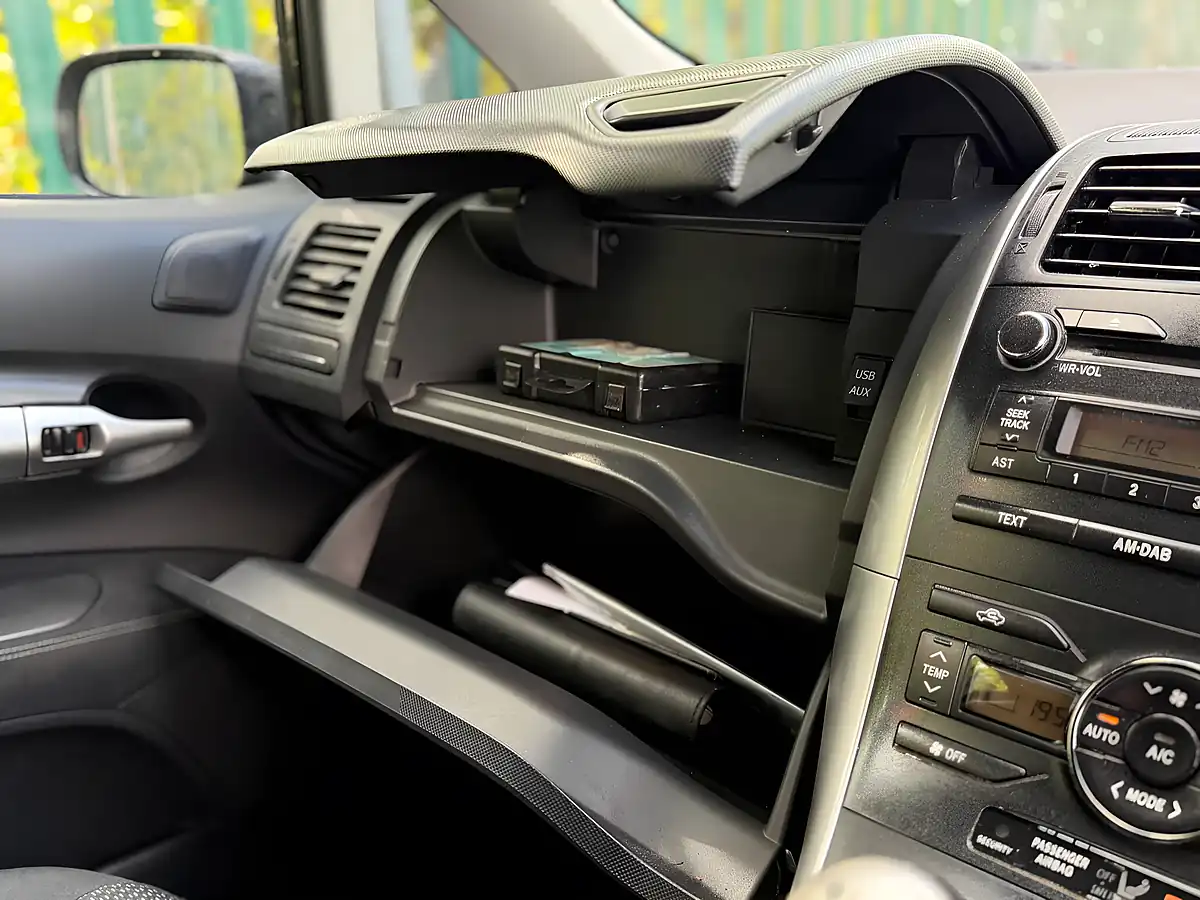 Used 2011 Toyota Auris Tr Black - Interior and Exterior details 17