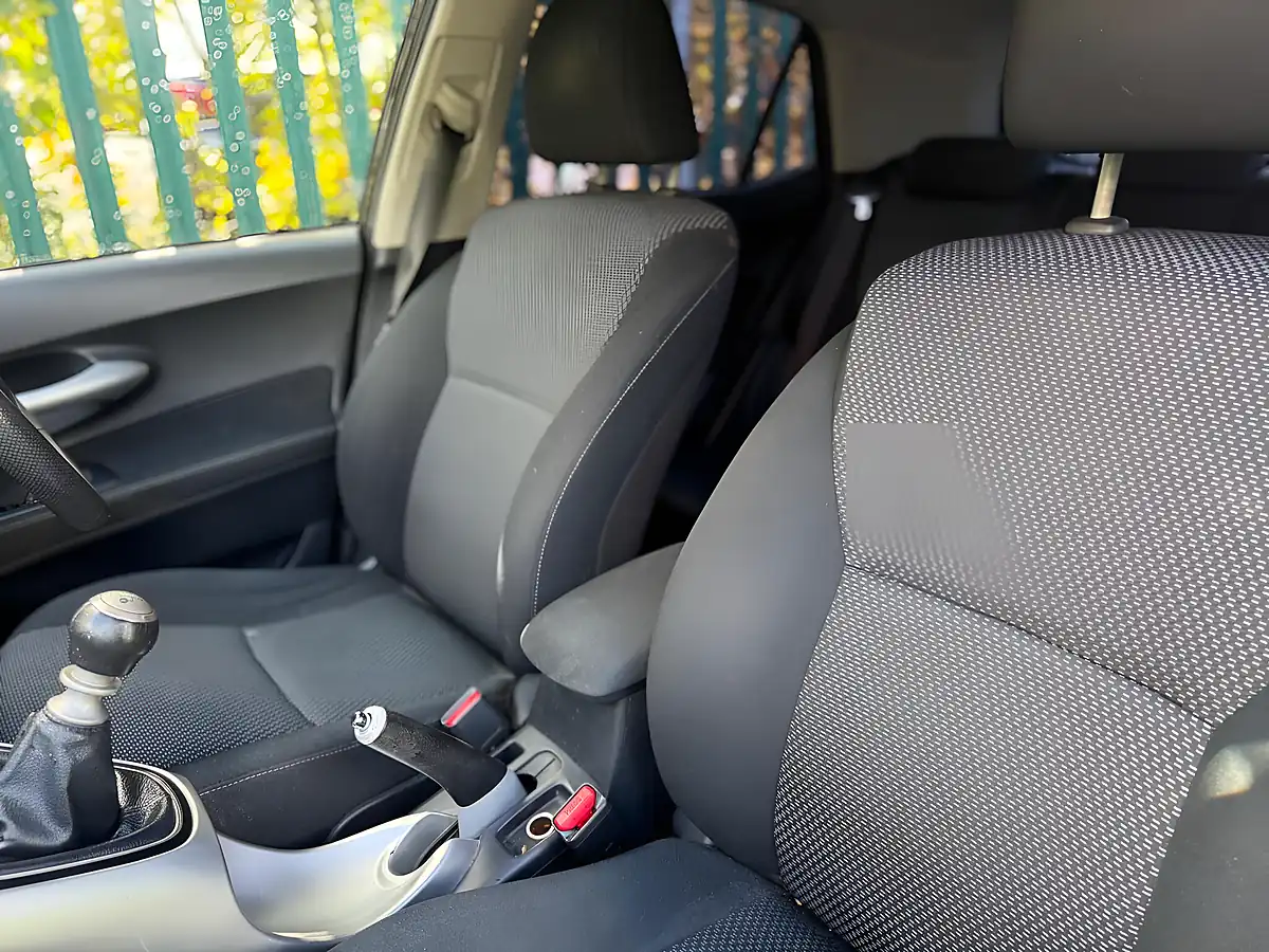 Used 2011 Toyota Auris Tr Black - Interior and Exterior details 19