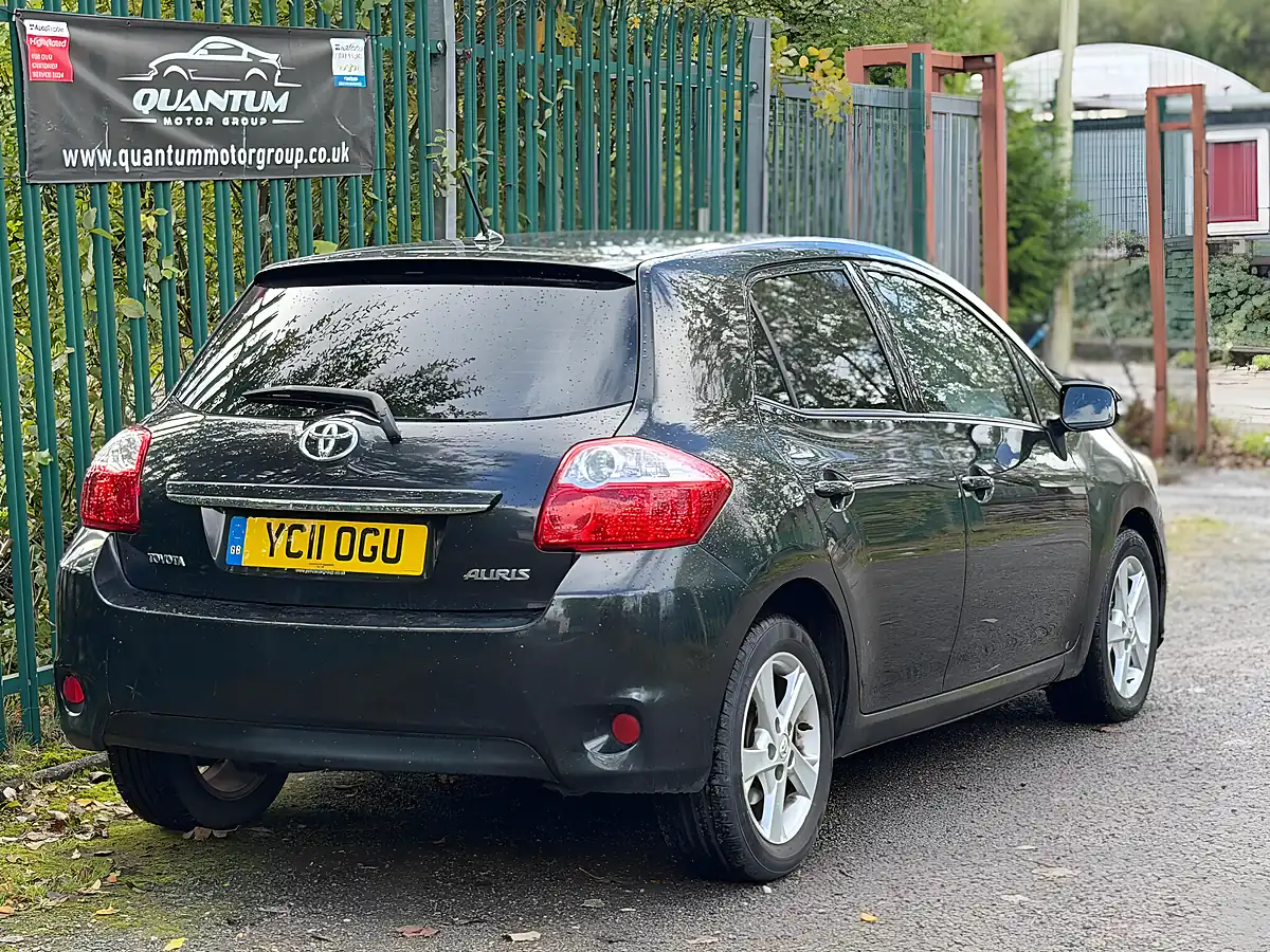 Used 2011 Toyota Auris Tr Black - Interior and Exterior details 6
