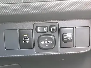 Used 2011 Toyota Auris Tr Silver - Interior and Exterior details 17