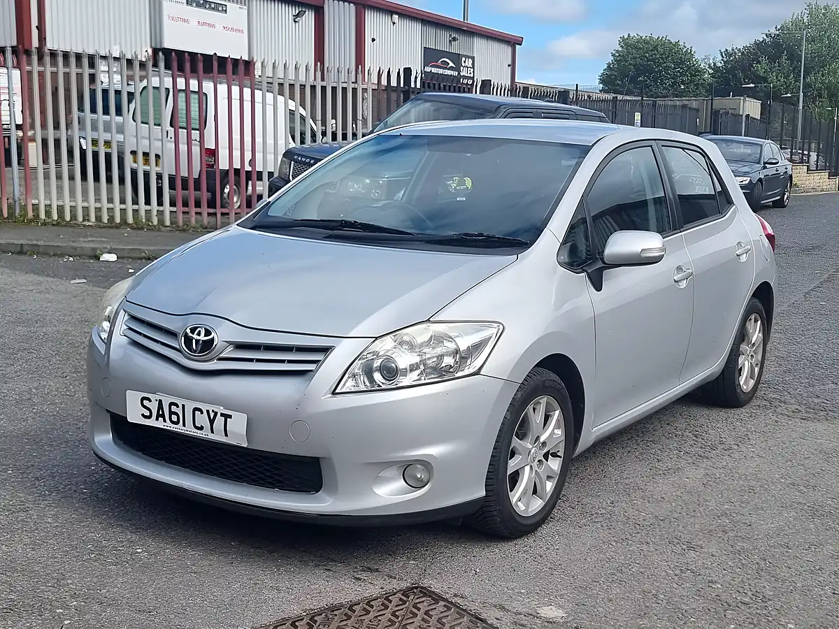 Used 2011 Toyota Auris Tr Silver - Interior and Exterior details 2
