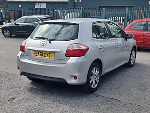Used 2011 Toyota Auris Tr Silver - Interior and Exterior details 4