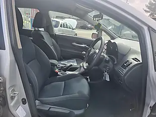 Used 2011 Toyota Auris Tr Silver - Interior and Exterior details 5