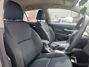 Used 2011 Toyota Auris Tr Silver - Interior and Exterior details 6