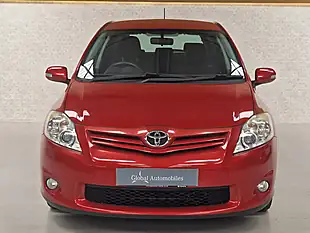 Used 2011 Toyota Auris Tr Vermillion Red - Interior and Exterior details 12