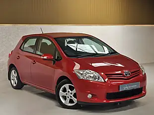 Used 2011 Toyota Auris Tr Vermillion Red - Interior and Exterior details 13