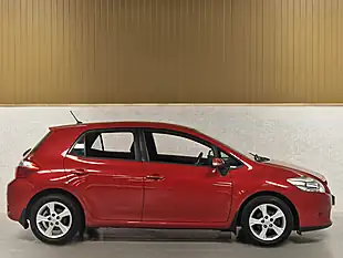 Used 2011 Toyota Auris Tr Vermillion Red - Interior and Exterior details 18