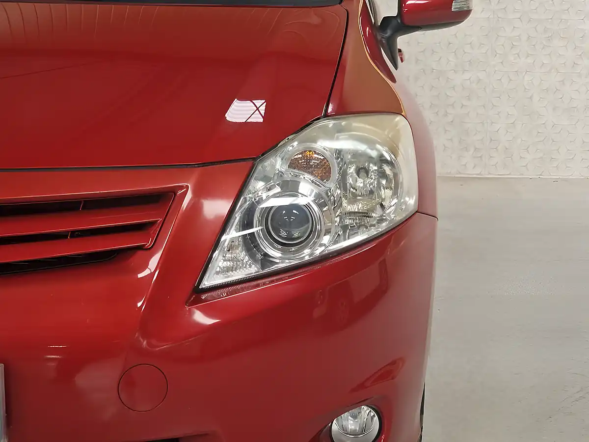 Used 2011 Toyota Auris Tr Vermillion Red - Interior and Exterior details 8