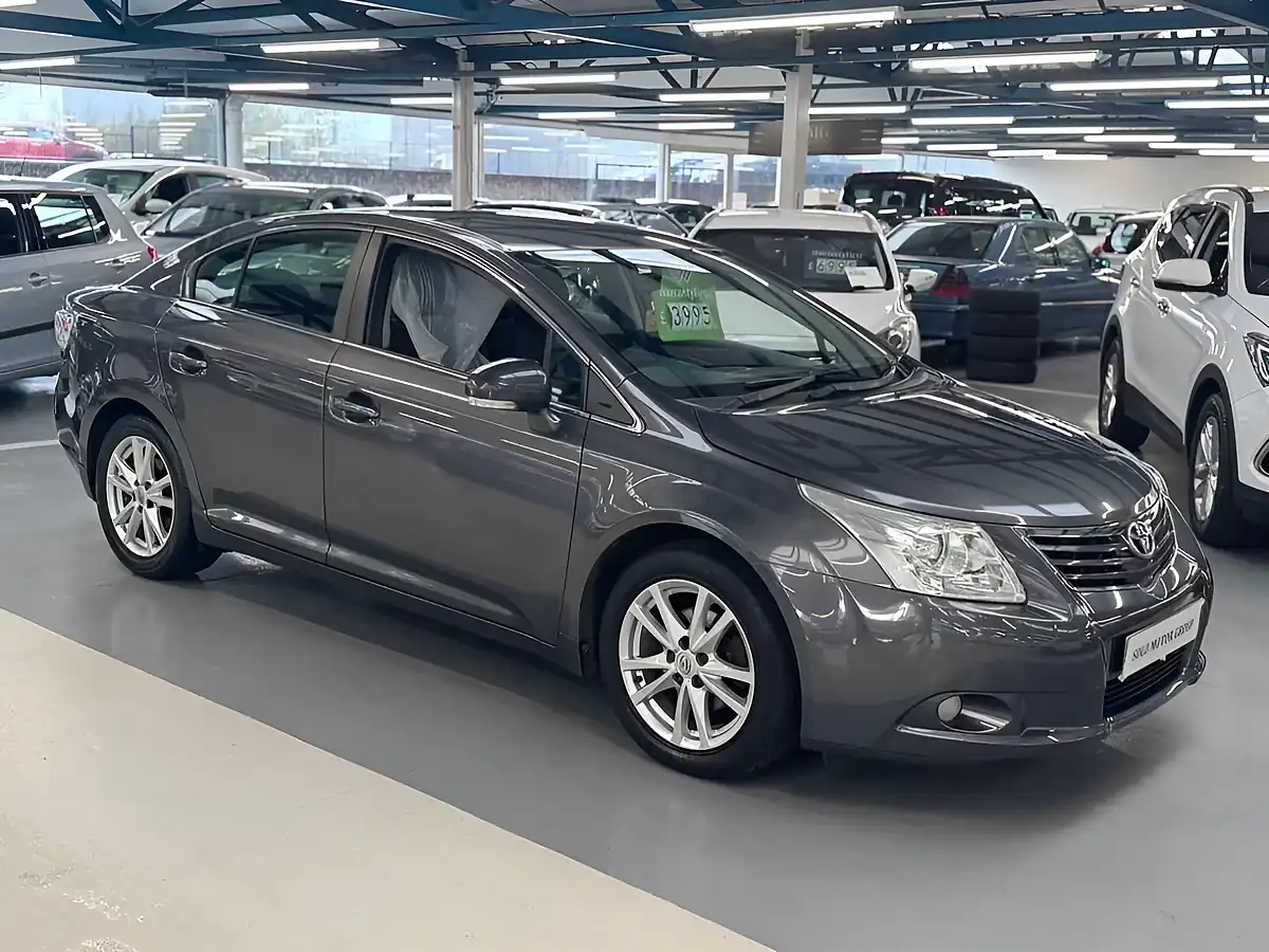 Used 2011 Toyota Avensis Tr Grey - Front View