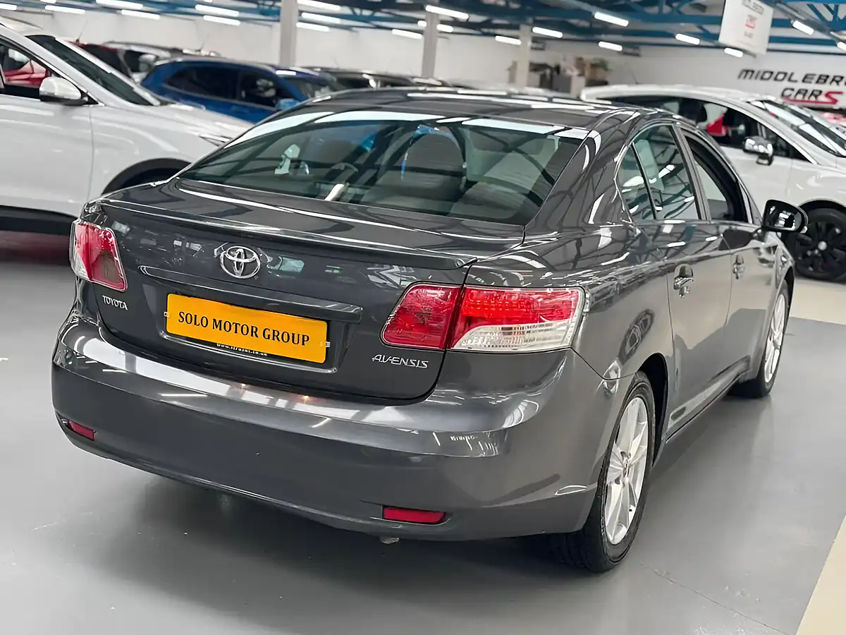 Used 2011 Toyota Avensis Tr Grey - Interior and Exterior details 10