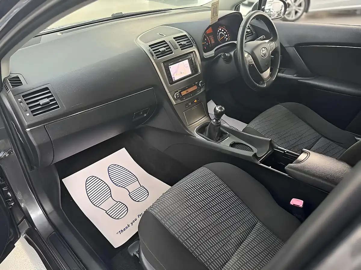 Used 2011 Toyota Avensis Tr Grey - Interior and Exterior details 11