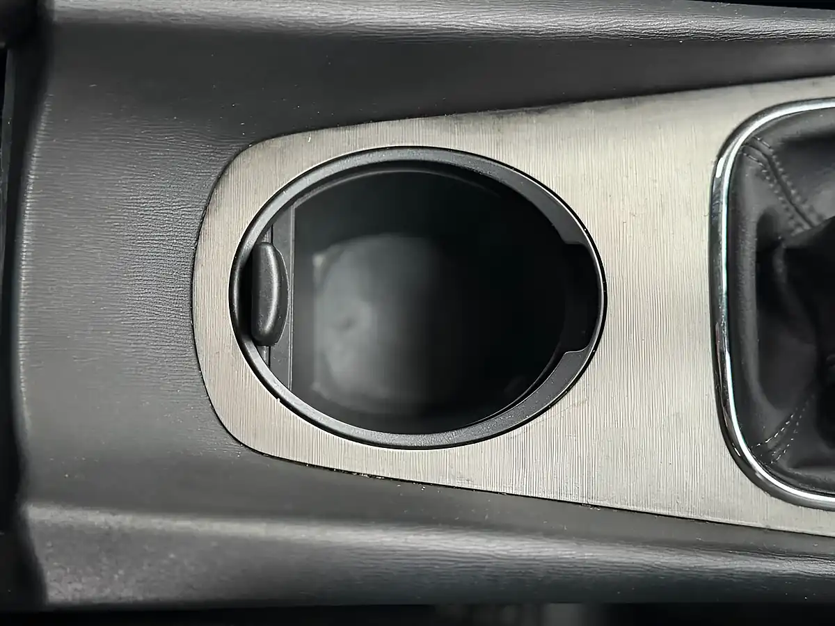Used 2011 Toyota Avensis Tr Grey - Interior and Exterior details 13