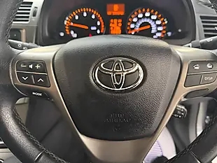 Used 2011 Toyota Avensis Tr Grey - Interior and Exterior details 14