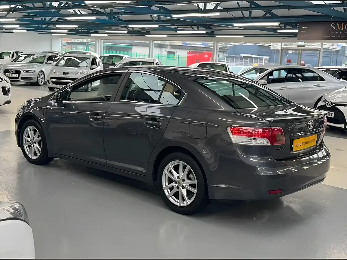 Used 2011 Toyota Avensis Tr Grey - Interior and Exterior details 20