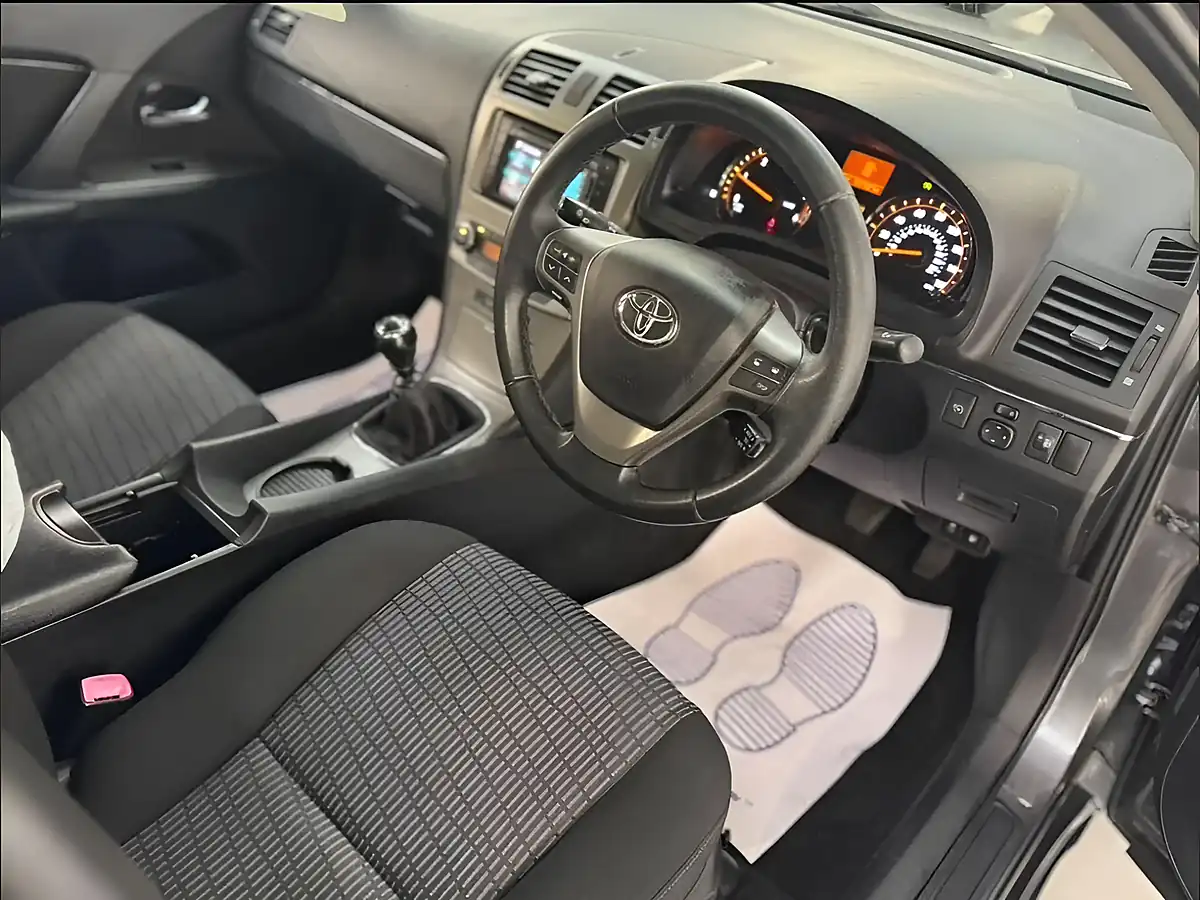 Used 2011 Toyota Avensis Tr Grey - Interior and Exterior details 3