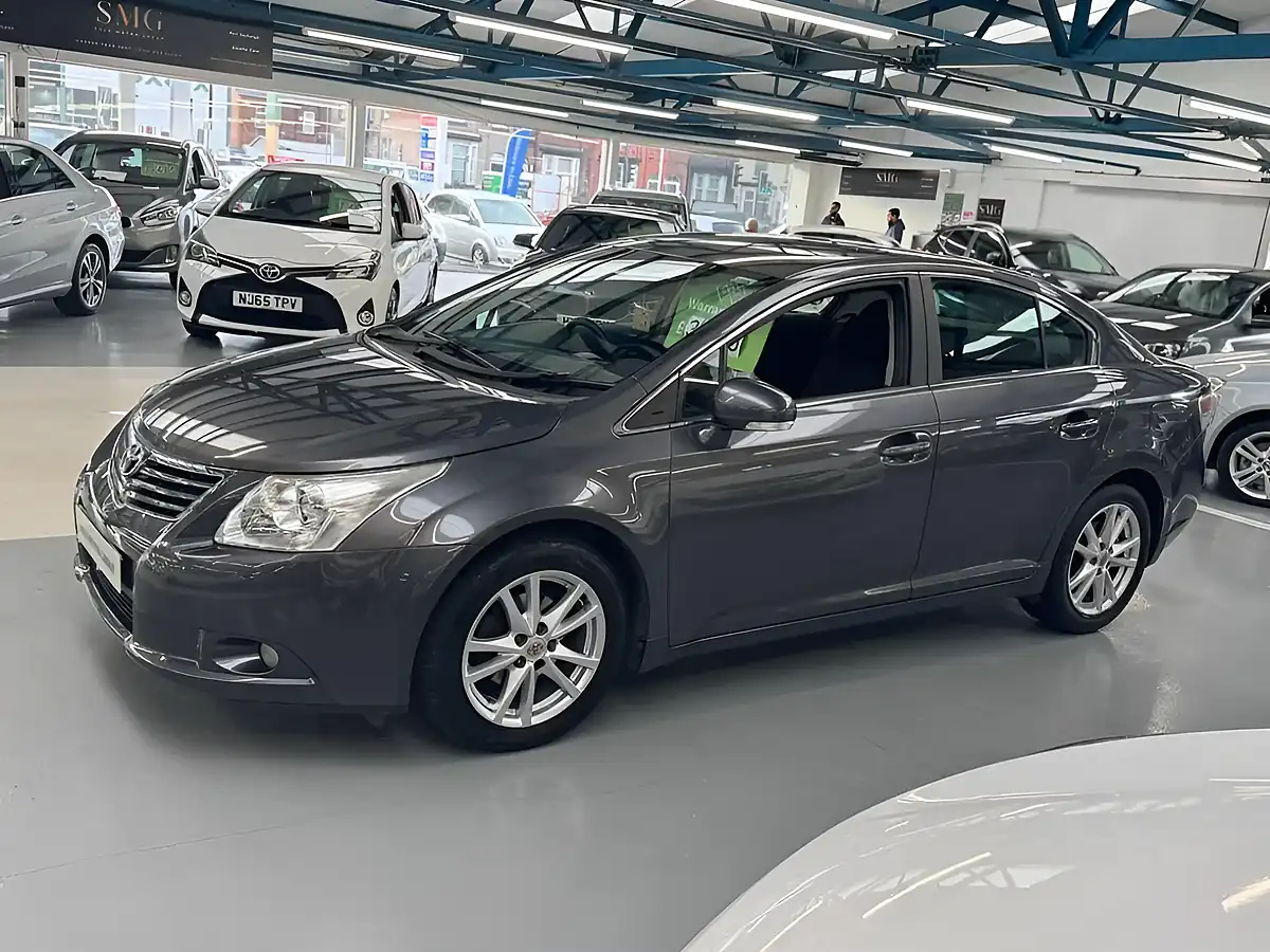 Used 2011 Toyota Avensis Tr Grey - Interior and Exterior details 8