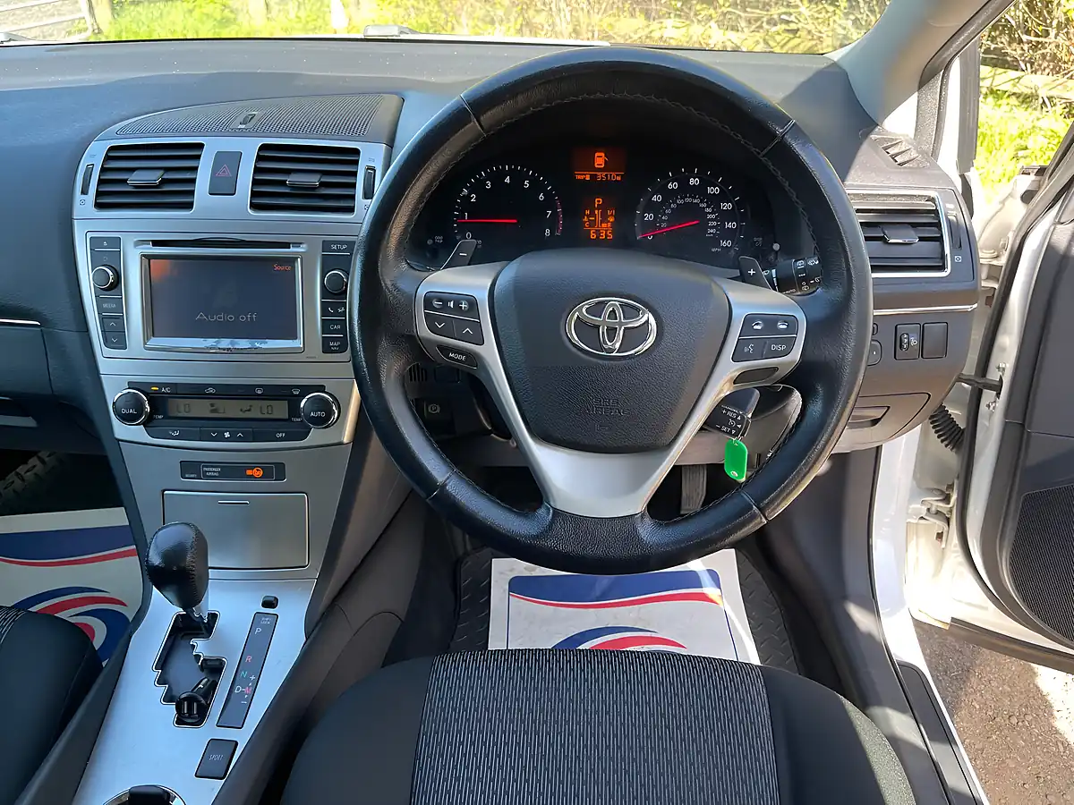 Used 2011 Toyota Avensis Tr M-Drive S White - Interior and Exterior details 11