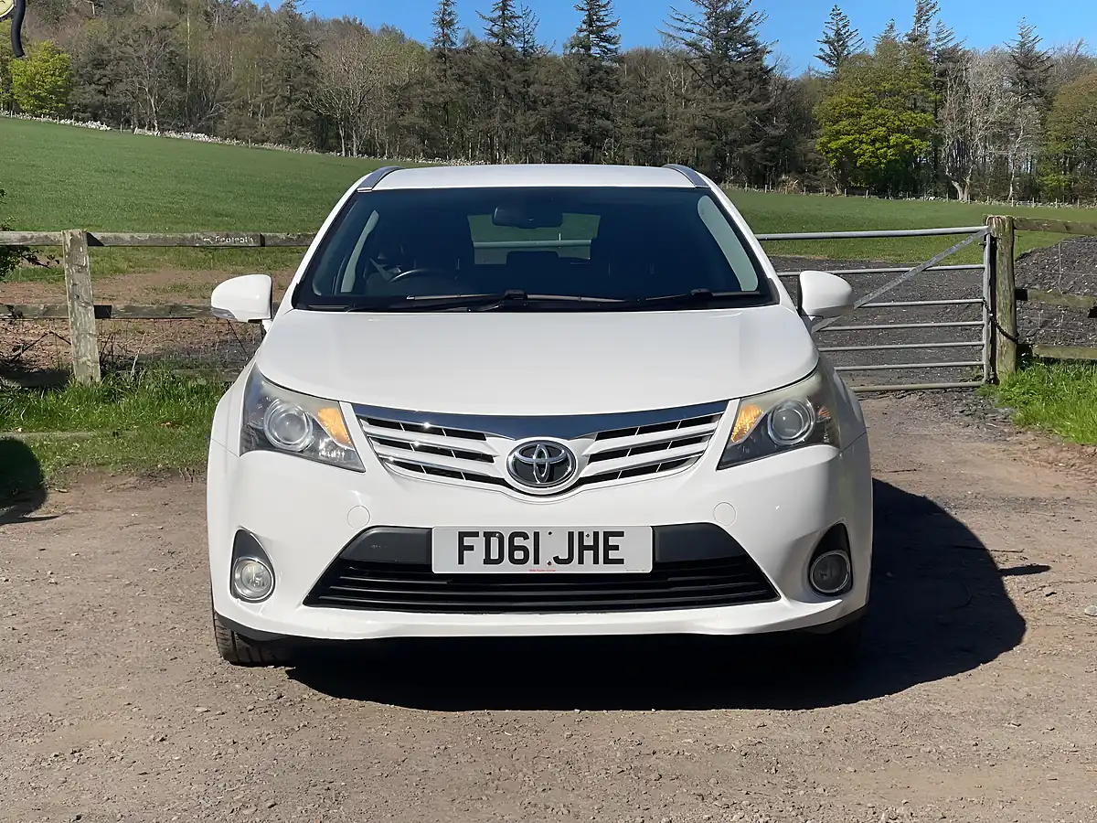 Used 2011 Toyota Avensis Tr M-Drive S White - Interior and Exterior details 2