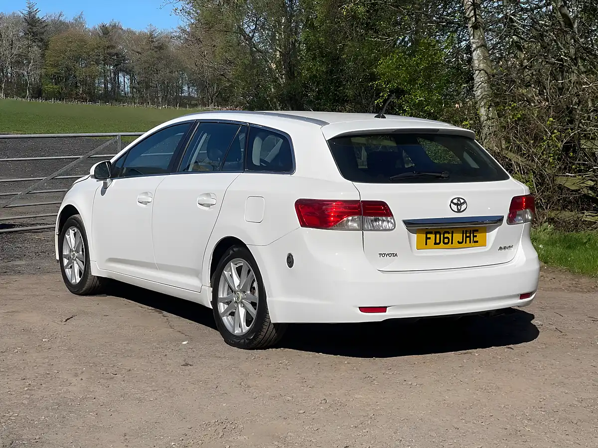 Used 2011 Toyota Avensis Tr M-Drive S White - Interior and Exterior details 4