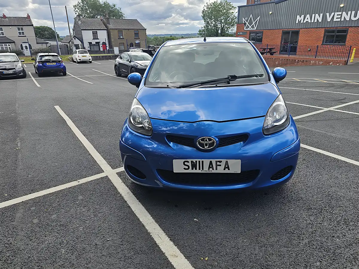 Used 2011 Toyota Aygo Blue Blue - Front View