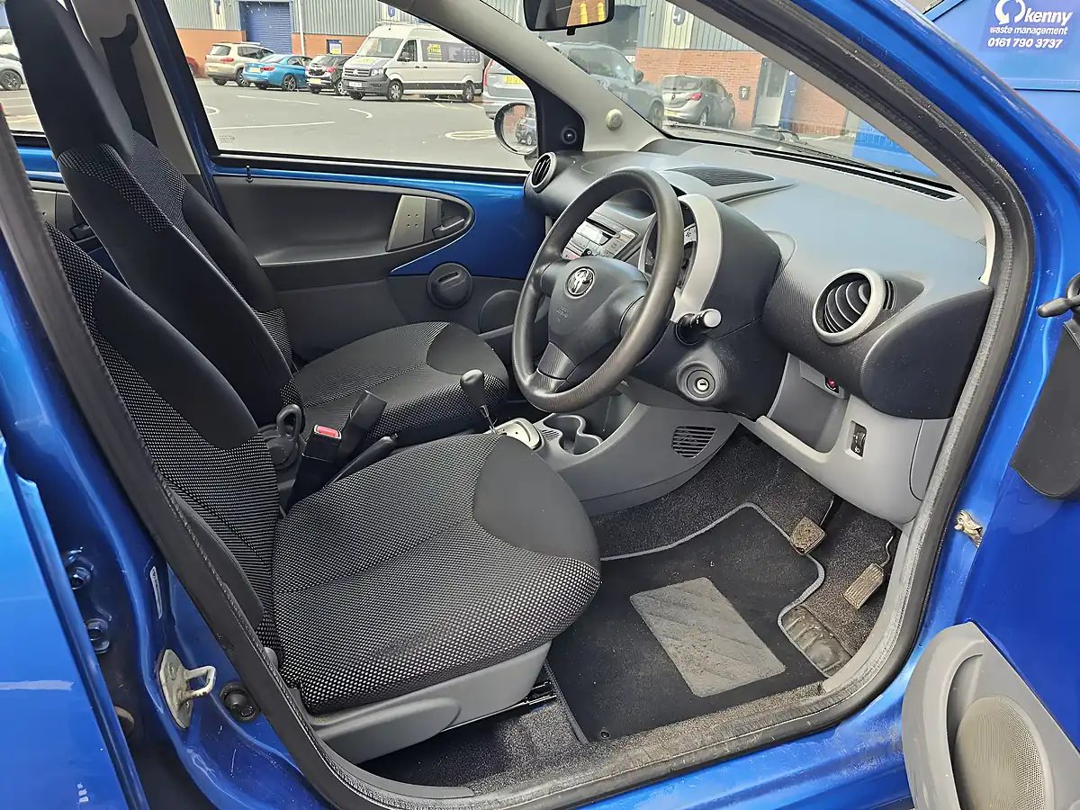 Used 2011 Toyota Aygo Blue Blue - Interior and Exterior details 10
