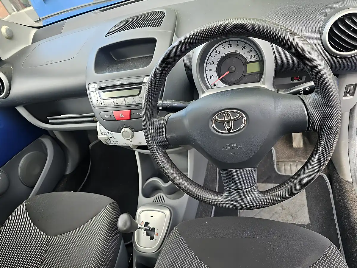 Used 2011 Toyota Aygo Blue Blue - Interior and Exterior details 11