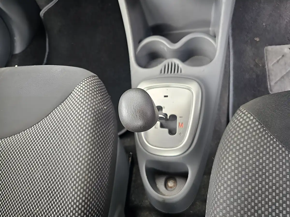 Used 2011 Toyota Aygo Blue Blue - Interior and Exterior details 12
