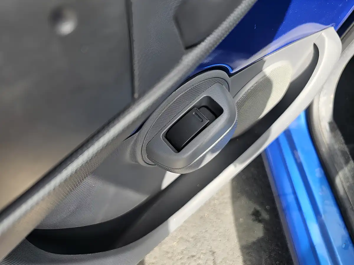 Used 2011 Toyota Aygo Blue Blue - Interior and Exterior details 19