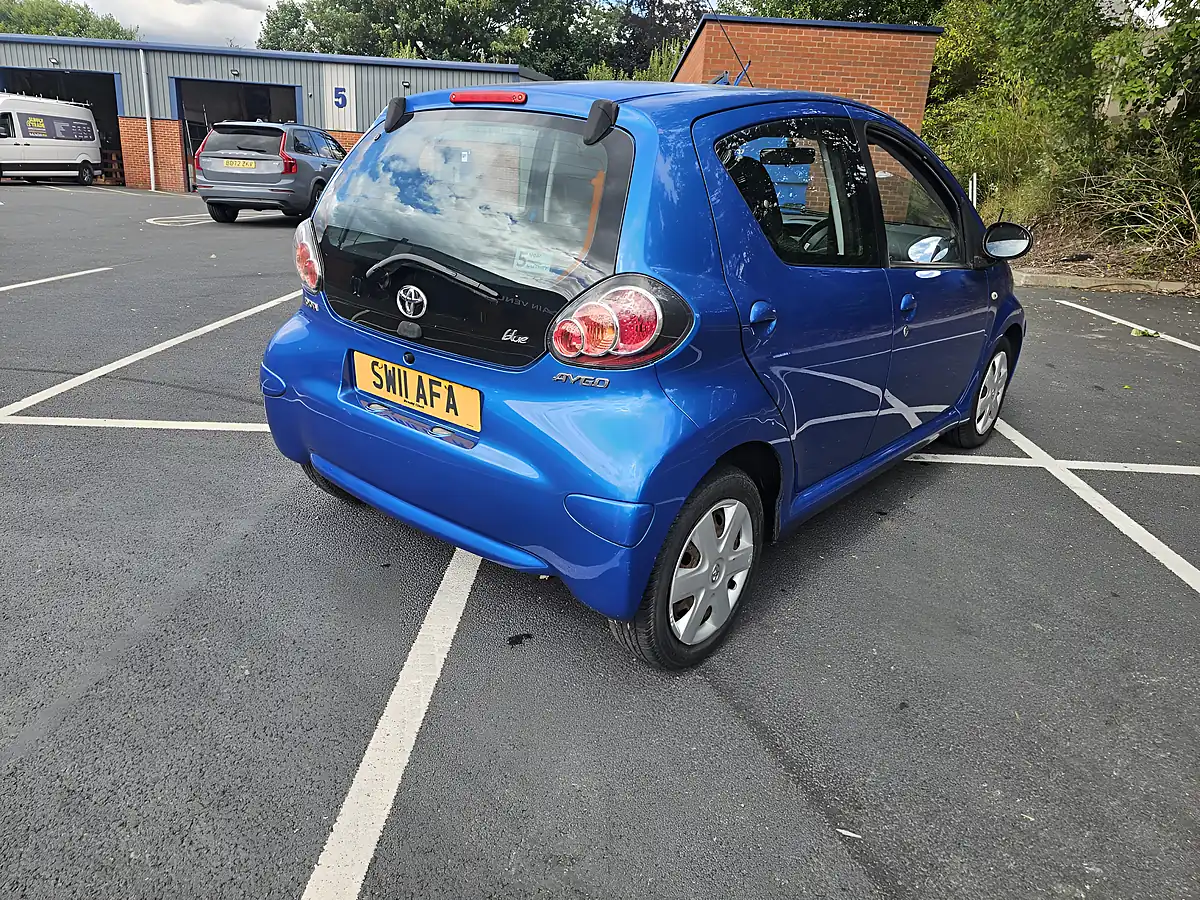 Used 2011 Toyota Aygo Blue Blue - Interior and Exterior details 7