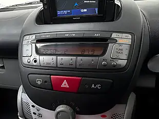 Used 2011 Toyota Aygo Go White - Interior and Exterior details 13
