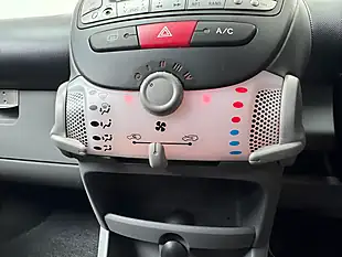 Used 2011 Toyota Aygo Go White - Interior and Exterior details 14
