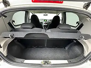Used 2011 Toyota Aygo Go White - Interior and Exterior details 16