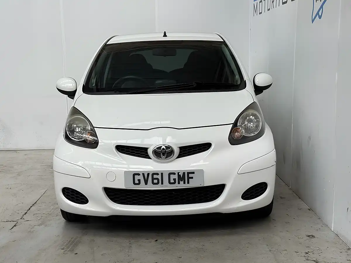 Used 2011 Toyota Aygo Go White - Interior and Exterior details 2