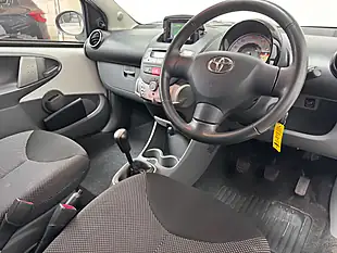 Used 2011 Toyota Aygo Go White - Interior and Exterior details 3