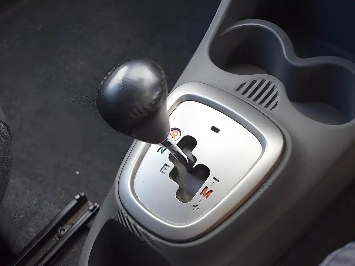 Used 2011 Toyota Aygo Go White - Interior and Exterior details 15