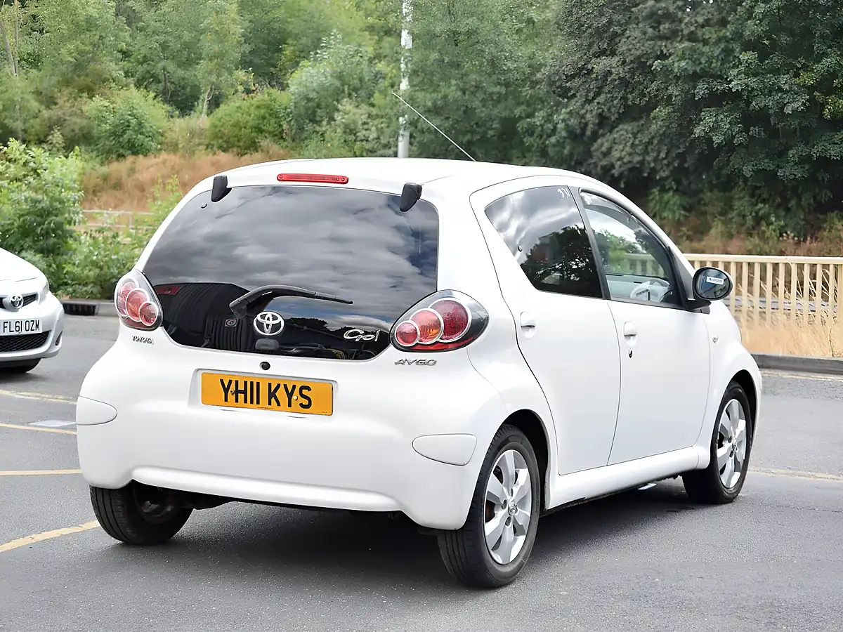 Used 2011 Toyota Aygo Go White - Interior and Exterior details 8