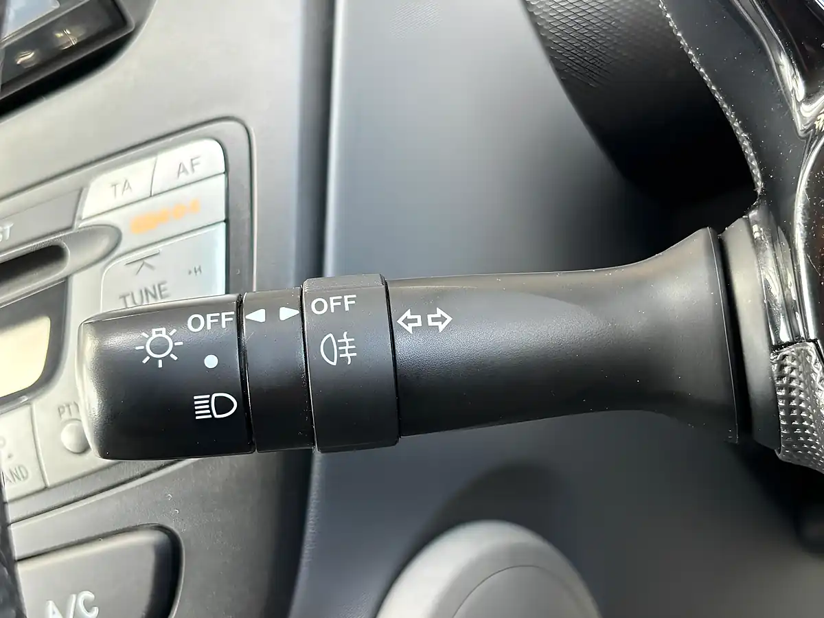 Used 2011 Toyota Aygo Go White - Interior and Exterior details 13