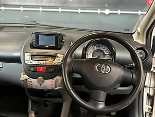 Used 2011 Toyota Aygo Go White - Interior and Exterior details 6