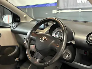 Used 2011 Toyota Aygo Go White - Interior and Exterior details 7