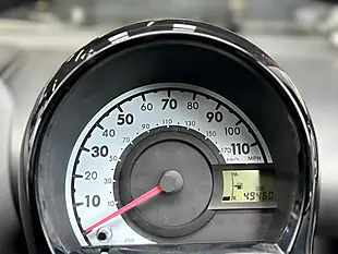 Used 2011 Toyota Aygo Go White - Interior and Exterior details 9