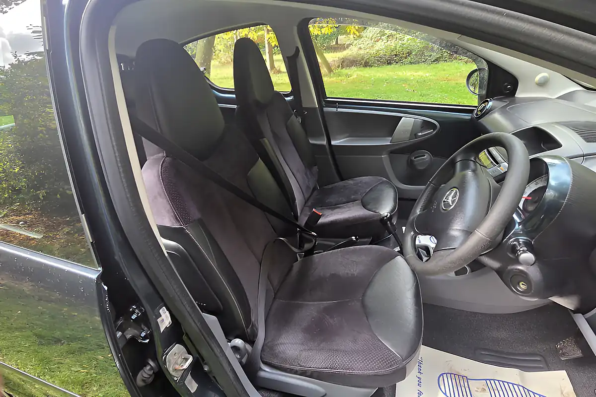 Used 2011 Toyota Aygo Ice Grey - Interior and Exterior details 12