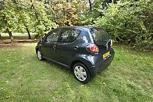 Used 2011 Toyota Aygo Ice Grey - Interior and Exterior details 7