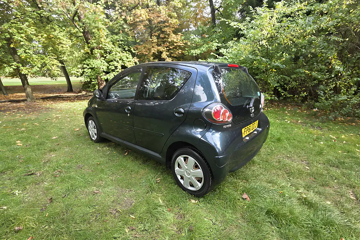 Used 2011 Toyota Aygo Ice Grey - Interior and Exterior details 7