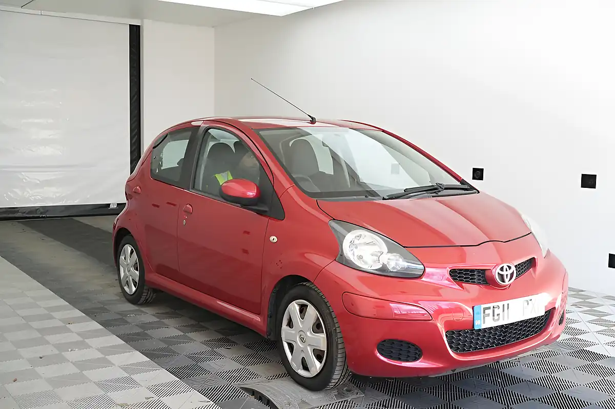Used 2011 Toyota Aygo Ice Red - Front View