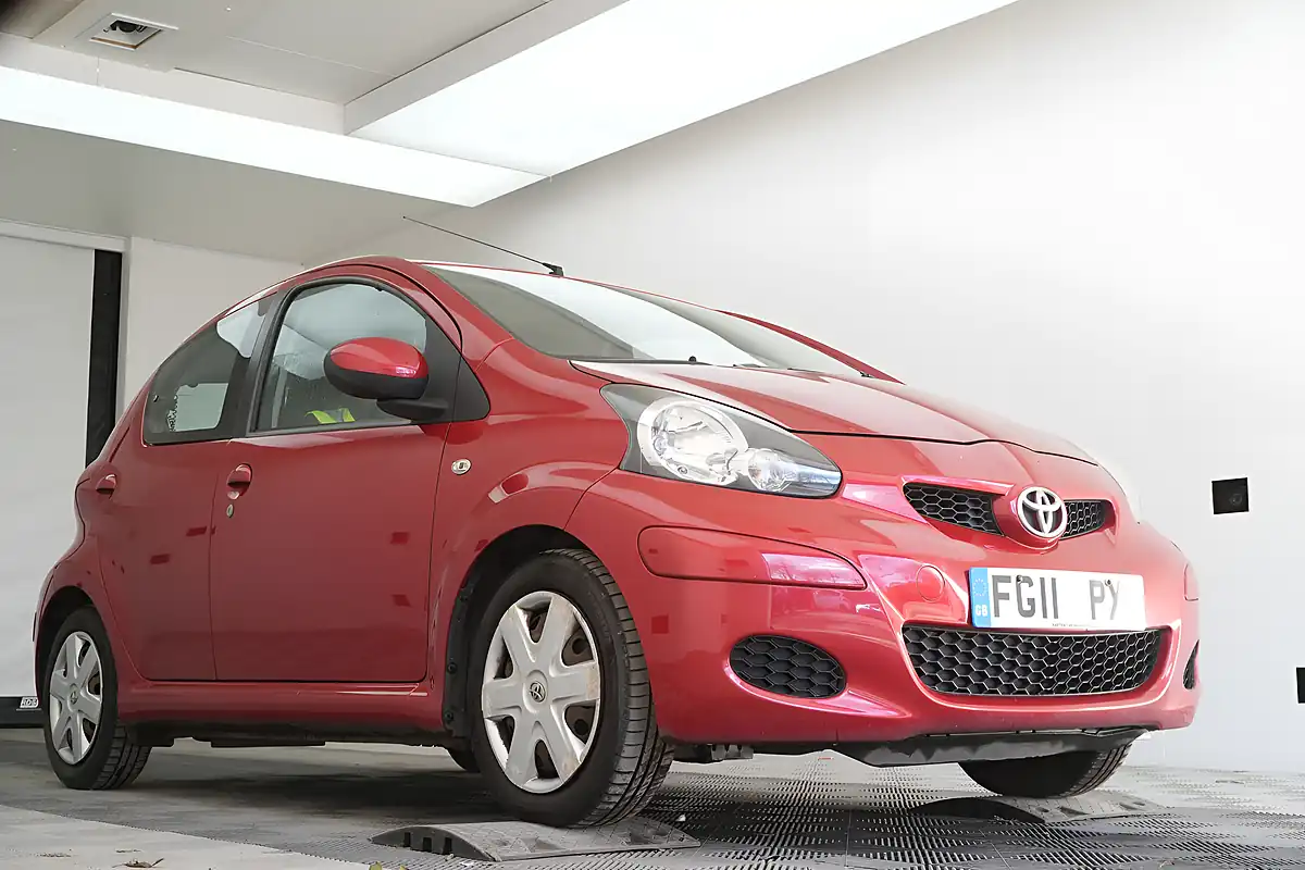 Used 2011 Toyota Aygo Ice Red - Interior and Exterior details 3