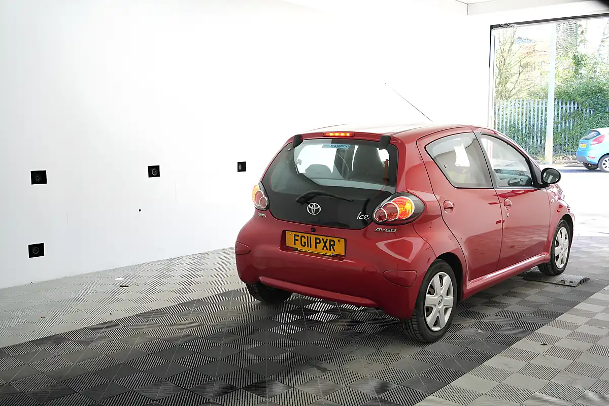 Used 2011 Toyota Aygo Ice Red - Interior and Exterior details 4