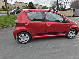 Used 2011 Toyota Aygo Ice Red - Interior and Exterior details 15