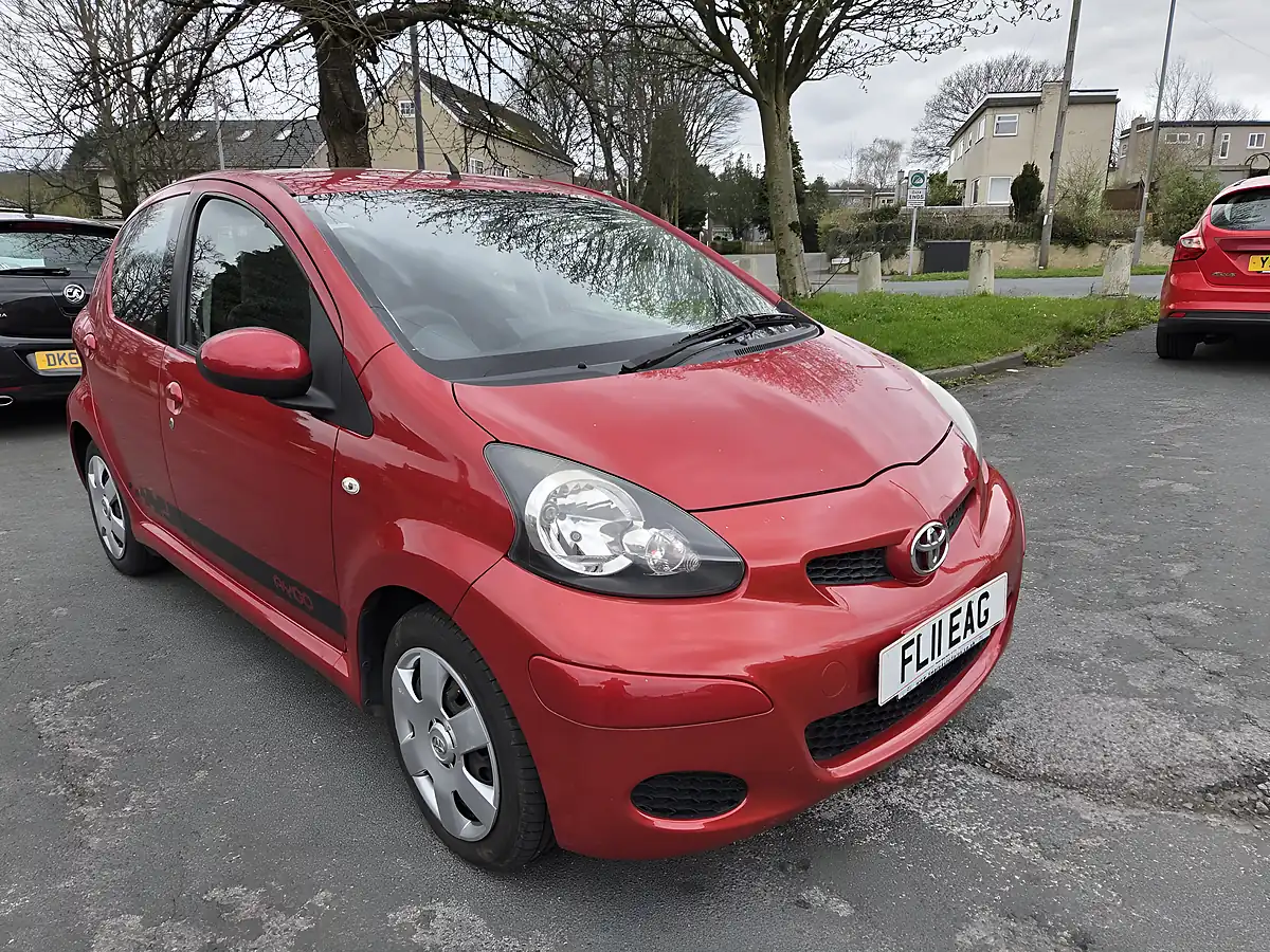 Used 2011 Toyota Aygo Ice Red - Interior and Exterior details 2